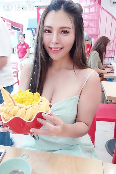自體肋骨隆鼻