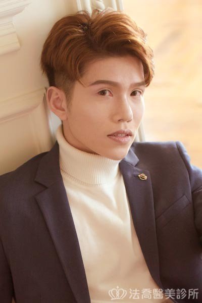 自體肋骨隆鼻